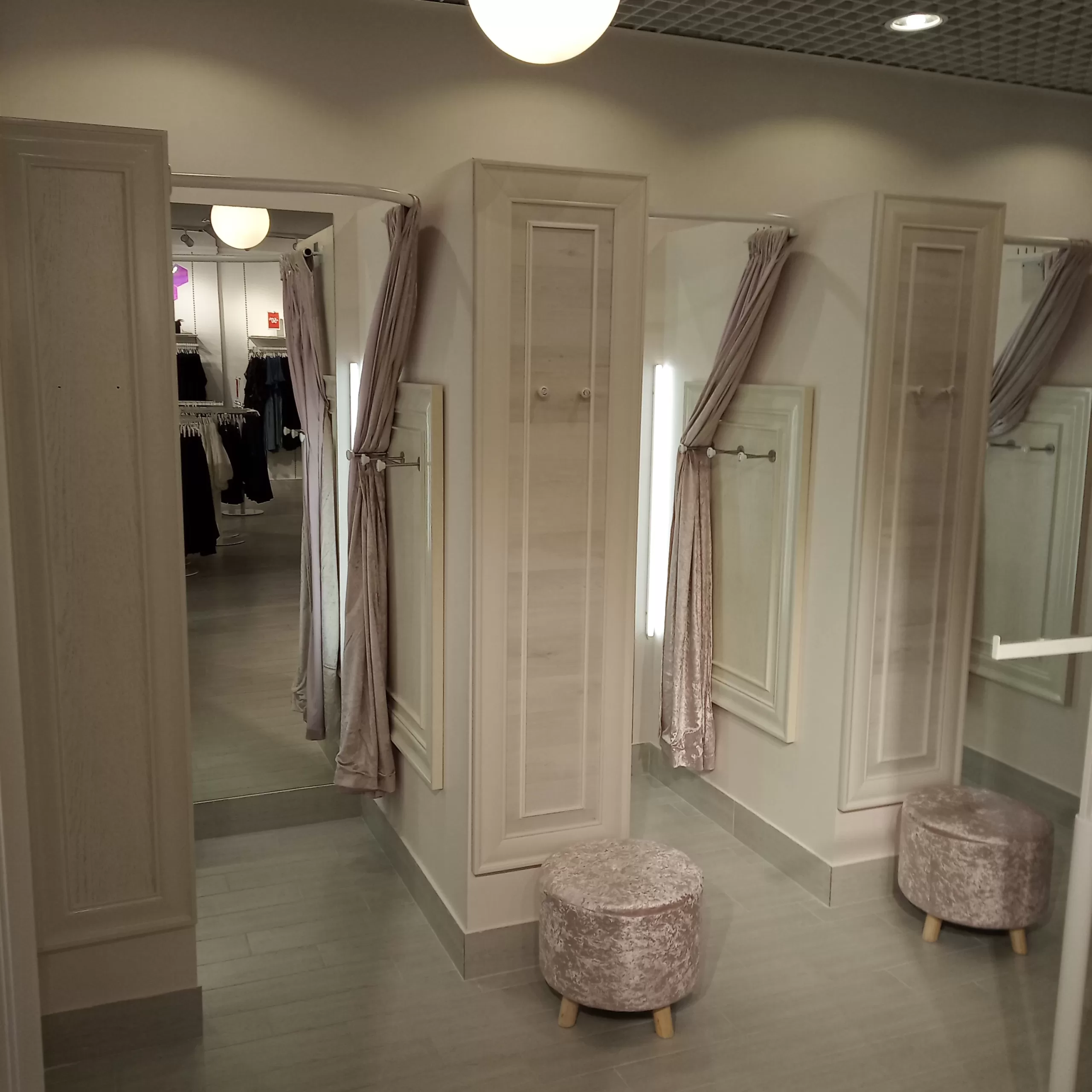 Сборка мебели кабинки для раздевания